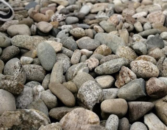 Галька речная пестрая (20-40 мм.)  купить в Электростали от производителя, без посредников