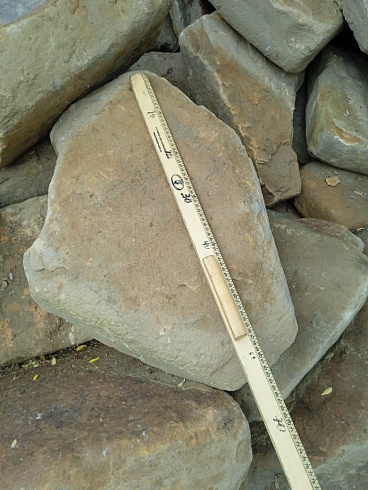 Kamenclub.ru: Песчаник для мощения дорожек, площадок, парковок ( фр 5-10 см)  купить в Электростали песчаник  серый желтый коричневый рыжий песчаник оголтованный окатанный 6500 руб/т   фото КАМЕНЬ КЛУБ