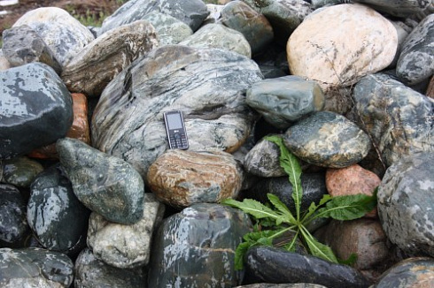 Kamenclub.ru: Ландшафтные валунчики фр.100-500 мм.  купить в Электростали крупный природный камень серый, темно-серый, светло-серый речной валун крупный 4800 руб/т   фото КАМЕНЬ КЛУБ