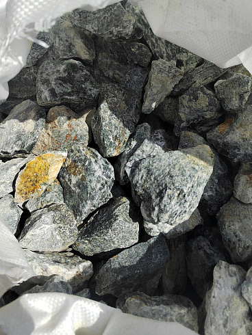 фото Галтованный жадеит (фр. 70-100 мм)  купить в Электростали в интернет-портале КАМЕНЬ КЛУБ