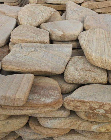 Kamenclub.ru: Песчаник пластушка галтованный желтый с рисунком (3 см)  купить в Электростали плитняк - пластушка желтый песчаник 21000 руб/м3   фото КАМЕНЬ КЛУБ