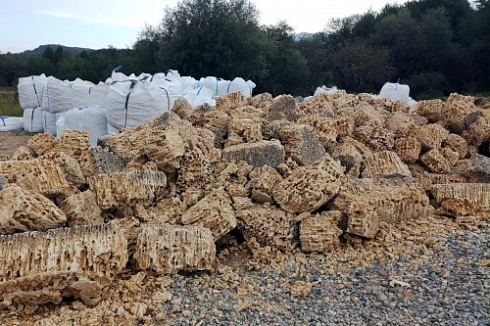 Kamenclub.ru: Крымский природный меотис фр. 100-500 мм.  купить в Электростали меотис бежевый рыжий молочный желтый ракушечник 4 500 руб/т   фото КАМЕНЬ КЛУБ