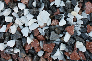 Kamenclub.ru: Мраморная крошка (щебень крошка микс : белый-черный-розовый) фр. 3-5 мм.  купить в Электростали мрамор белый, черный, розовый, разноцветный мраморная каменная крошка декорвтивная 12000 руб/т   фото КАМЕНЬ КЛУБ