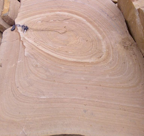 Kamenclub.ru: Форматный камень (плаха) пошаговая дорожка от 70-150 см (4 -12 см)  купить в Электростали плитняк  форматный плаха желтый песчаник 9 000 руб/т   фото КАМЕНЬ КЛУБ