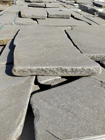 Kamenclub.ru: Песчаник галтованный для облицовки (фр. 2-5 см)  купить в Электростали песчник рыжий желтый серый песчаник окатанный речной 6 000 руб/т   фото КАМЕНЬ КЛУБ