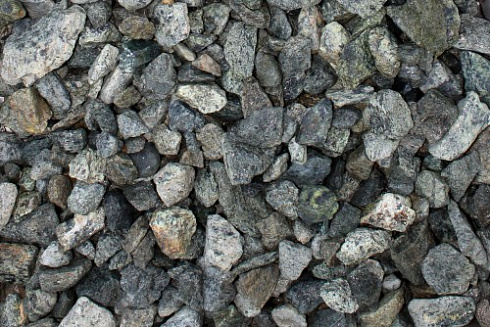 Kamenclub.ru: Щебень крошка зеленый (змеевик) фр. 10-20 мм.  купить в Электростали змеевик зеленый, салатовый декоративная ландшафтная каменная крошка щебня 7 200 руб/т   фото КАМЕНЬ КЛУБ