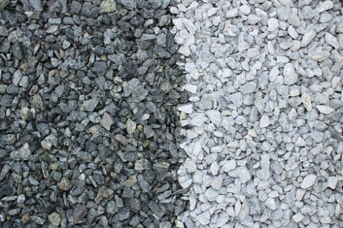 Kamenclub.ru: Щебень крошка зеленый (змеевик) фр. 10-20 мм.  купить в Электростали змеевик зеленый, салатовый декоративная ландшафтная каменная крошка щебня 7 200 руб/т   фото КАМЕНЬ КЛУБ