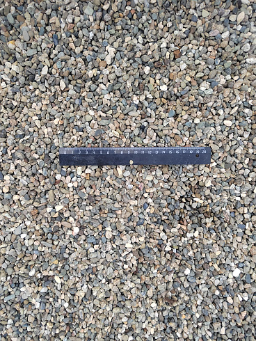 Kamenclub.ru: Галька речная окат (серая) фр.5-10 мм купить  в Электростали галька речная серая, серый, темно-серый, светло-серый, коричневый речная окатанная галька декоративная ландшатфная 5000 руб/т   фото КАМЕНЬ КЛУБ