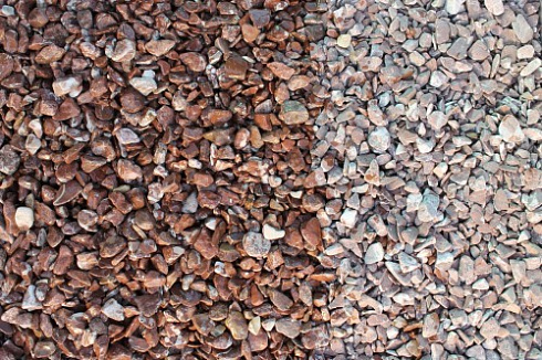 Kamenclub.ru: Мраморная крошка (щебень галтованный розовый) фр.10-20 мм.  купить в Электростали мрамор розовый, красный ландшафтный декоративный окатанный округлый щебень 15000 руб/т   фото КАМЕНЬ КЛУБ