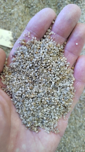 Кварцевый песок для площадок фр. 0,8 - 2 мм.  купить в Электростали фото Камень Клуб