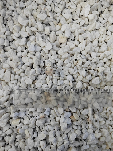 Kamenclub.ru: Мраморная крошка, щебень, цвет-белый, фр. 5-10 мм.  купить в Электростали мрамор белый, айвори, молочный мраморная каменная крошка ландшафтная 12000 руб/т   фото КАМЕНЬ КЛУБ