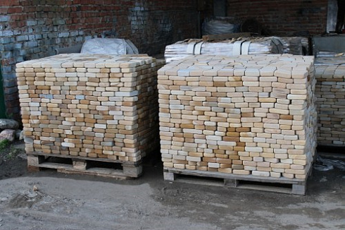 Kamenclub.ru: Песчаник брусчатка (Готика) art PSG-L-01  купить в Электростали    2300 руб/кв.м   фото КАМЕНЬ КЛУБ