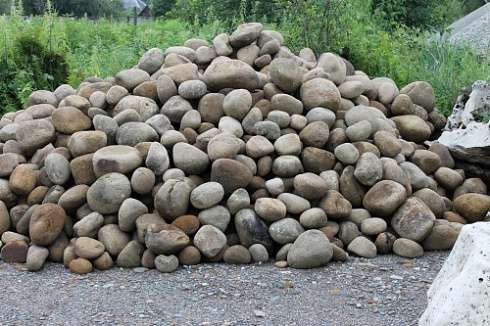 Kamenclub.ru: Песчаник ядра, фр. 100-300 мм  купить в Электростали песчаник бежевый серый рыжий речная галька 5 000 руб/т   фото КАМЕНЬ КЛУБ