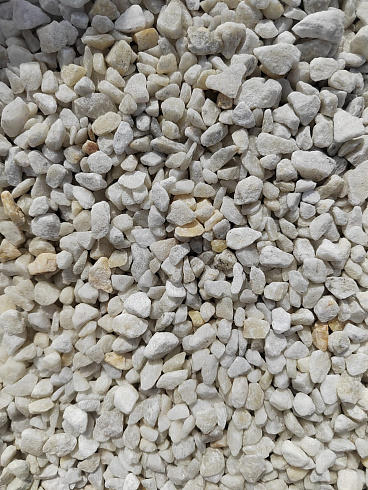 Kamenclub.ru: Мраморная крошка, щебень, цвет-белый, фр. 5-10 мм.  купить в Электростали мрамор белый, айвори, молочный мраморная каменная крошка ландшафтная 12000 руб/т   фото КАМЕНЬ КЛУБ