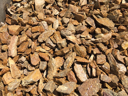 Kamenclub.ru: Щебень крошка желтый (ЗЛАТОЛИТ) фр. 10-20 мм.  купить в Электростали златолит бежевый, золотистый, желтый каменная декоративная крошка щебня златолита 10800 руб/т   фото КАМЕНЬ КЛУБ