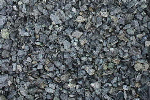 Kamenclub.ru: Щебень крошка зеленый (змеевик) фр. 10-20 мм.  купить в Электростали змеевик зеленый, салатовый декоративная ландшафтная каменная крошка щебня 7 200 руб/т   фото КАМЕНЬ КЛУБ