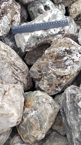 Kamenclub.ru: Кварцевый валунчик фр.100-300 мм.  купить в Электростали кварц белый, бежевый молочный рыжий крупный природный камень галечник 7850 руб/т   фото КАМЕНЬ КЛУБ