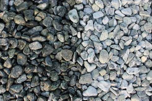 Kamenclub.ru: Щебень галтованный зеленый (змеевик) фр. 20-40 мм.  купить в Электростали мрамор зеленый, салатовый оголтованный щебень мраморный 12500 руб/т   фото КАМЕНЬ КЛУБ