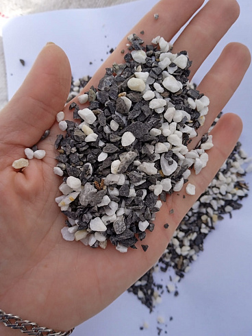 Kamenclub.ru: Мраморная крошка (щебень крошка микс: белый-зеленый-розовый) фр. 5-10 мм  купить в Электростали мрамор белый, зеленый, розовый, разноцветный, молочный декоративная ландшафтная мраморная крошка 9500 руб/т   фото КАМЕНЬ КЛУБ