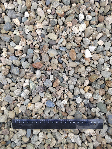 Kamenclub.ru: Галька речная окат (серая) фр.10-20 мм купить  в Электростали галька речная серая, серый, темно-серый, светло-серый, коричневый ландшафтная декоративная речная окатанная округлая галька 5000 руб/т   фото КАМЕНЬ КЛУБ