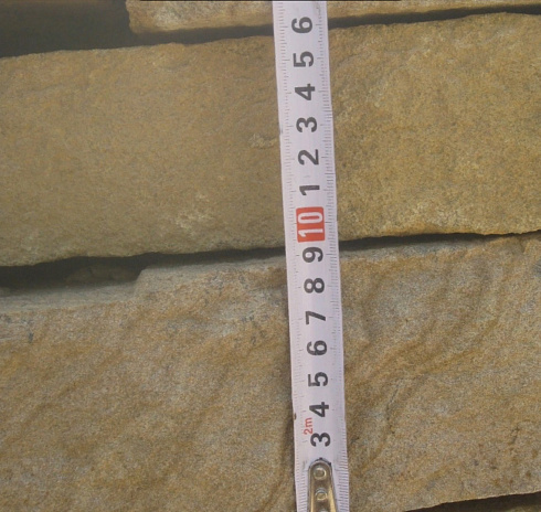 Kamenclub.ru: Песчаник пластушка желтый с рисунком (7-15 см)  купить в Электростали плитняк - пластушка - бут желтый песчаник 10200 руб/м3   фото КАМЕНЬ КЛУБ