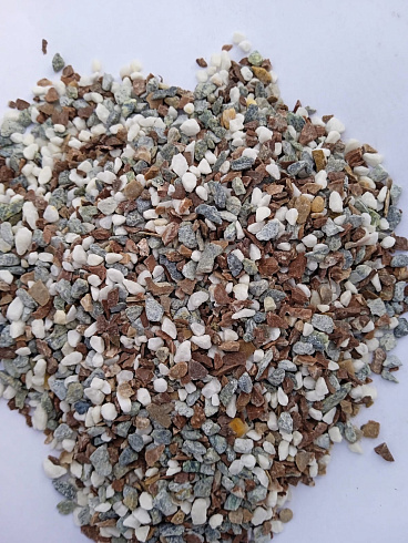 Kamenclub.ru: Мраморная крошка (щебень крошка микс: белый-зеленый-розовый) фр. 3-5 мм.  купить в Электростали мрамор белый, зеленый, розовый мраморная декоративная крошка каменная 12000 руб/т   фото КАМЕНЬ КЛУБ