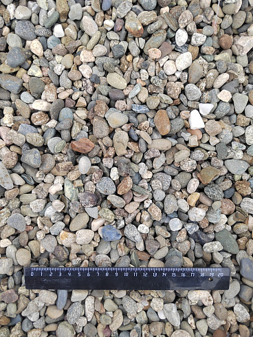 Kamenclub.ru: Галька речная окат (серая) фр.10-20 мм купить  в Электростали галька речная серая, серый, темно-серый, светло-серый, коричневый ландшафтная декоративная речная окатанная округлая галька 5000 руб/т   фото КАМЕНЬ КЛУБ