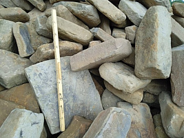 Kamenclub.ru: Песчаник для мощения дорожек, площадок, парковок ( фр 5-10 см)  купить в Электростали песчаник  серый желтый коричневый рыжий песчаник оголтованный окатанный 6500 руб/т   фото КАМЕНЬ КЛУБ