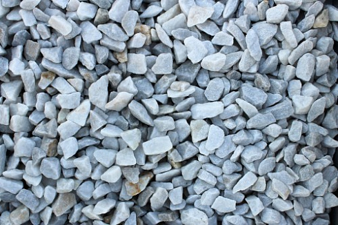 Kamenclub.ru: Мраморная крошка, щебень, цвет-белый,  фр. 20-40 мм.  купить в Электростали мрамор белый молочный слоновая кость айвори  мраморная крошка ландшафтная 12000 руб/т   фото КАМЕНЬ КЛУБ