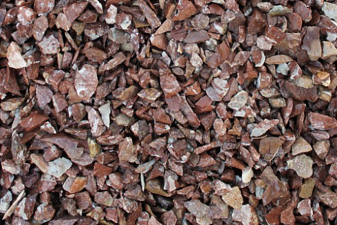 Kamenclub.ru: Мраморная крошка (щебень крошка розовый) фр. 3-5 мм.  купить в Электростали мрамор розовый, красный декоративная ландшафтная мраморная крошка 11500 руб/т   фото КАМЕНЬ КЛУБ