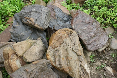 Kamenclub.ru: Песчаник декоративный ландшафтный (фр. 300-500 мм)  купить в Электростали песчаник желтый рыжий серый зеленый валун речной окатанный природный песчаника 4 500 руб/т   фото КАМЕНЬ КЛУБ