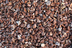 Kamenclub.ru: Мраморная крошка (щебень галтованный розовый) фр.5-10 мм.  купить в Электростали мрамор розовый, красный окатанный мраморный щебень декоративный ландшатфный 15000 руб/т   фото КАМЕНЬ КЛУБ