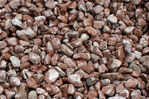 Kamenclub.ru: Мраморная крошка (щебень галтованный розовый) фр.40-70 мм.  купить в Электростали мрамор розовый, красный галтовка мраморная щебня 15000 руб/т   фото КАМЕНЬ КЛУБ