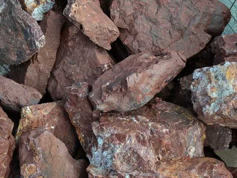 Kamenclub.ru: Щебень крошка красный (ЯШМА) фр. 10-20 мм.  купить в Электростали яшма красный, бордовый, оранжевый, рыжий декоративный каменный ландшафтный щебень колотый 9000 руб/т   фото КАМЕНЬ КЛУБ