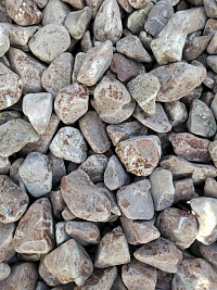 Kamenclub.ru: Мраморная крошка (щебень галтованный розовый) фр.10-20 мм.  купить в Электростали мрамор розовый, красный ландшафтный декоративный окатанный округлый щебень 15000 руб/т   фото КАМЕНЬ КЛУБ