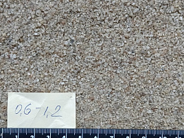 Кварцевый песок для площадок фр. 0,6-1,2 мм.  купить в Электростали фото Камень Клуб