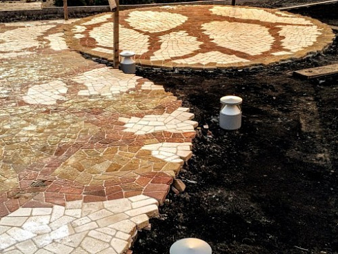 Kamenclub.ru: Песчаник брусчатка (Готика) art PSG-L-01  купить в Электростали    2300 руб/кв.м   фото КАМЕНЬ КЛУБ