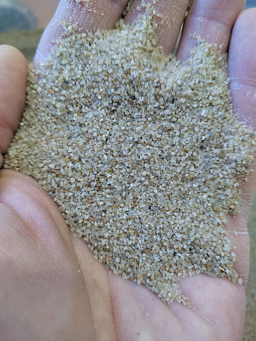 Кварцевый песок для площадок фр. 0,3 - 1 мм.  купить в Электростали фото Камень Клуб