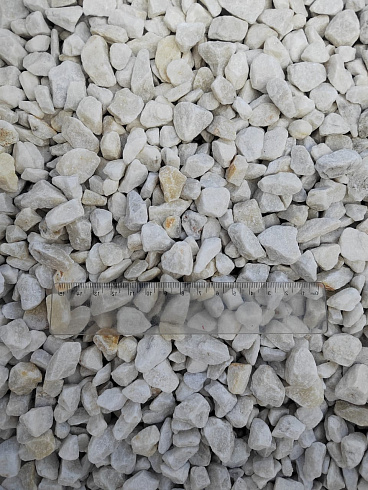 Kamenclub.ru: Мраморная крошка, щебень, цвет-белый, фр. 10-20 мм.  купить в Электростали мрамор белый, молочный айвори каменная ландшафтная декоративная крошка шебня 12000 руб/т   фото КАМЕНЬ КЛУБ